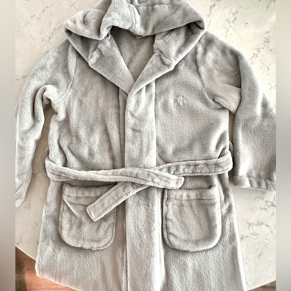 Pottery Barn Kids Solid Plush Robe, Gray, Like NEW!